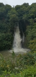  白谷洞村的瀑布 